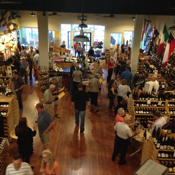 9/19/2013 tarihinde Michael L.ziyaretçi tarafından The Wine Steward'de çekilen fotoğraf