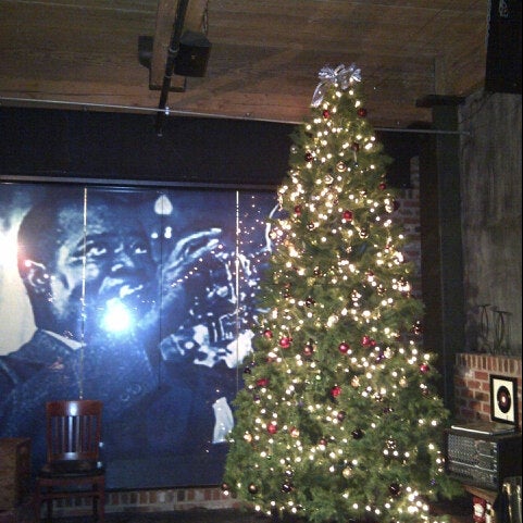 12/6/2012 tarihinde Byron M.ziyaretçi tarafından Bourbon St. Cafe'de çekilen fotoğraf