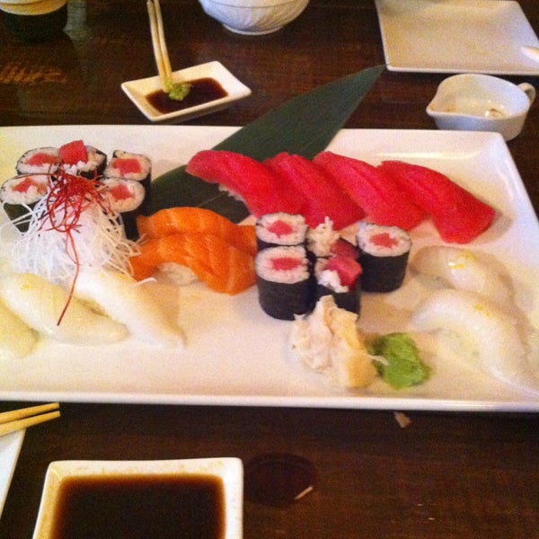 Das Foto wurde bei Sushi Shack Japanese Sushi Restaurant von David R. am 8/22/2013 aufgenommen