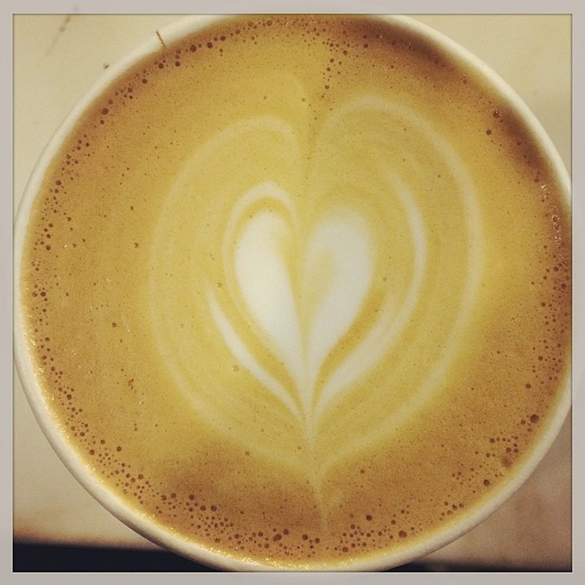 Das Foto wurde bei Elabrew Coffee von Elabrew Coffee am 9/26/2014 aufgenommen