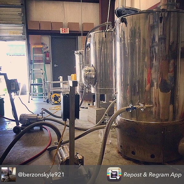 Photo taken at Broomtail Craft Brewery by Ironclad B. on 9/24/2014