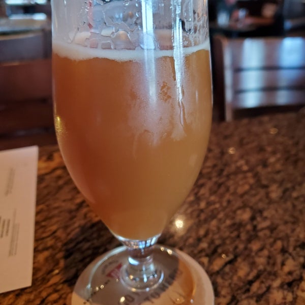 Photo taken at BJ&#39;s Restaurant &amp; Brewhouse by Kevin F. on 5/7/2021