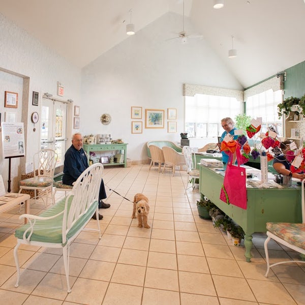 Fields Road Animal Hospital (Now Closed) Veterinarian