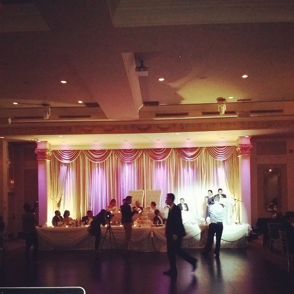 Foto scattata a Crystal Fountain Banquet Hall da DJ Jimmy S. il 10/5/2014