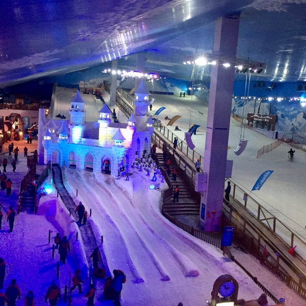 Maior parque com neve de verdade no Brasil! Com: esqui, snowboard, patinação no gelo e outras atrações, o local tem media de -5o Celsius! Muito divertido e para todas as idades! R$ 120,00 ****