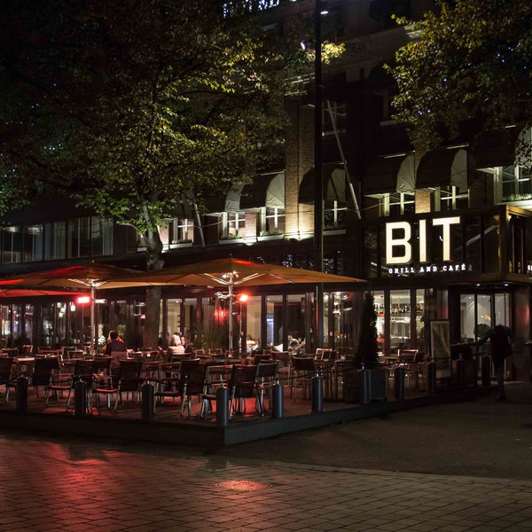 Das Foto wurde bei B.I.T. Grill and Café von B.I.T. Grill and Café am 11/25/2014 aufgenommen