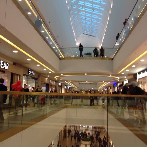 3/8/2015にЕлизавета .がGaleria Shopping Mallで撮った写真