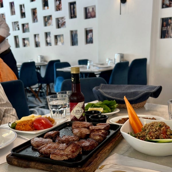 Das Foto wurde bei Topçu Restaurant von Hamed P. am 7/23/2023 aufgenommen