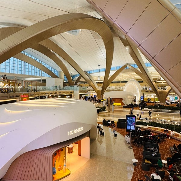 Foto scattata a Aeroporto Internazionale di Zayed (AUH) da H A M A D . il 4/11/2024
