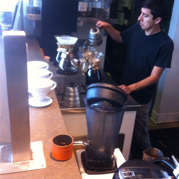 Foto tirada no(a) Groundwork Coffee Company por Shanelle U. em 3/31/2013