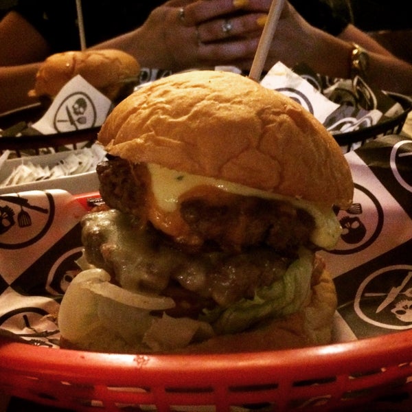 Foto tirada no(a) Rock &#39;n&#39; Roll Burger por Bruna G. em 1/6/2018