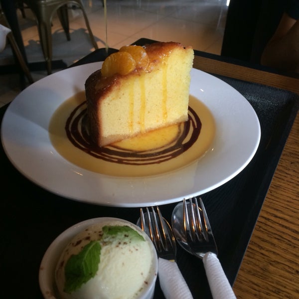 Brandy orange cake was a surprised! With Alcohol dressing, if you are not a alcohol person, just eat the cake without dressing also nice. It cost RM15