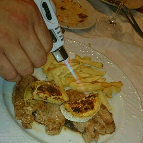 Photo taken at Restaurante El Canal by Ramón H. on 8/14/2014