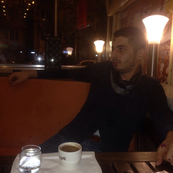 Foto tirada no(a) Monarchi | Cafe ve Restaurant por ali b. em 10/4/2015