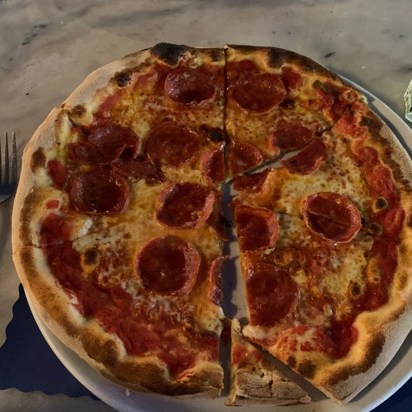 Foto tirada no(a) Spris Pizza por Tobias B. em 12/1/2019