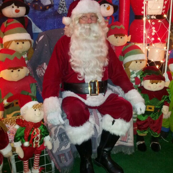 Das Foto wurde bei Tripp Family Christmas Lights von Joey T. am 12/20/2013 aufgenommen