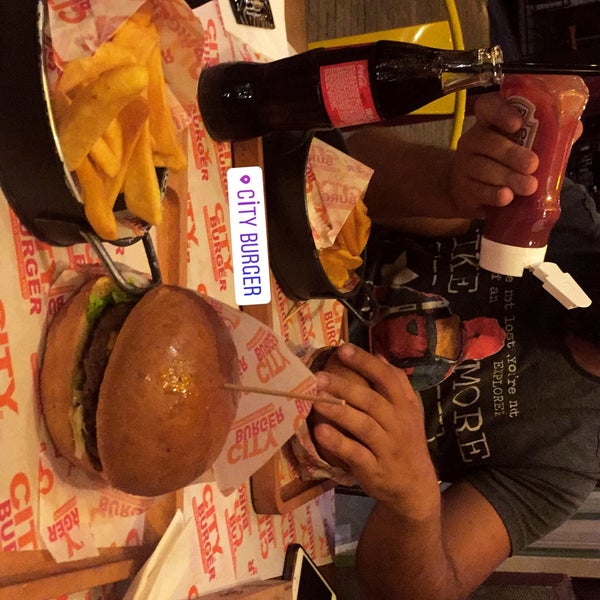 Foto tirada no(a) City Burger por Didem O. em 8/26/2018