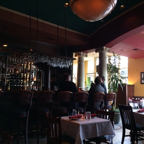 3/11/2014にPDXHappyHour G.がTouché Restaurant &amp; Barで撮った写真