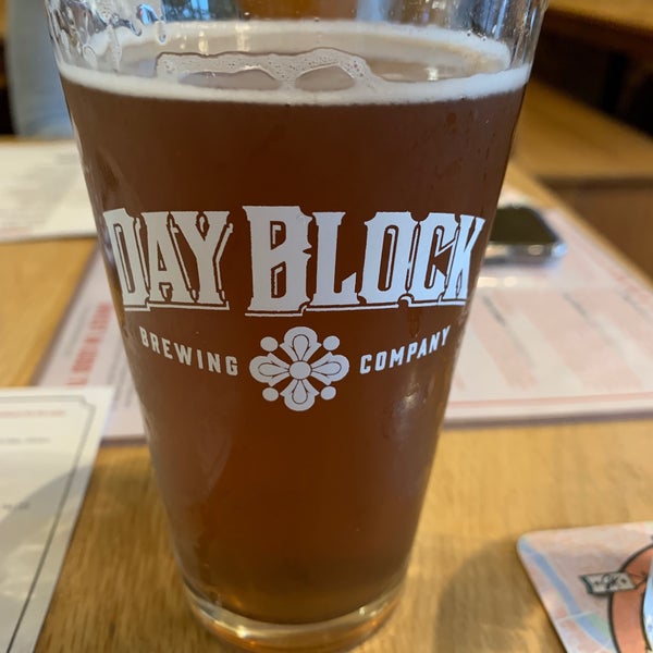 รูปภาพถ่ายที่ Day Block Brewing Company โดย Rick B. เมื่อ 9/7/2019