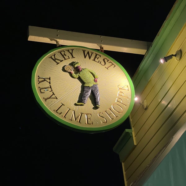 รูปภาพถ่ายที่ Kermit&#39;s Key West Key Lime Shoppe โดย Kara S. เมื่อ 6/11/2021