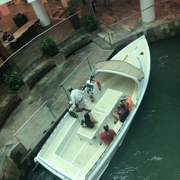 12/5/2018에 Kara S.님이 Renaissance Aruba Resort &amp; Casino에서 찍은 사진