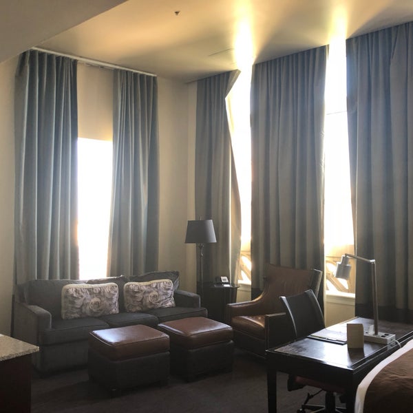 Photo taken at Emily Morgan Hotel - A DoubleTree by Hilton by Kara S. on 5/10/2018