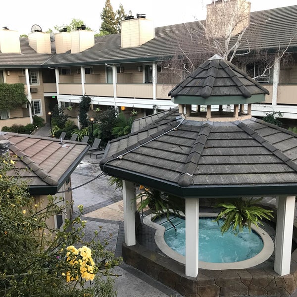 Снимок сделан в BEST WESTERN Sonoma Valley Inn &amp; Krug Event Center пользователем Chris P. 2/18/2018