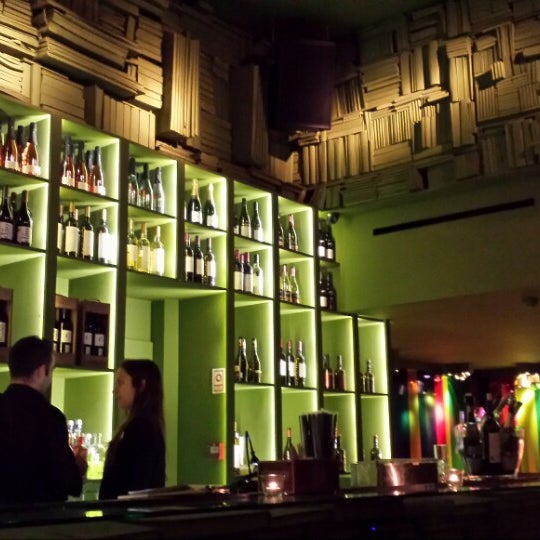 11/17/2013 tarihinde Mar Perezziyaretçi tarafından Fé Wine &amp; Club'de çekilen fotoğraf