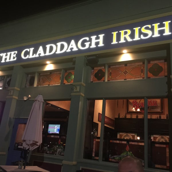 Foto tirada no(a) Claddagh Irish Pub por Liling J. em 9/4/2015