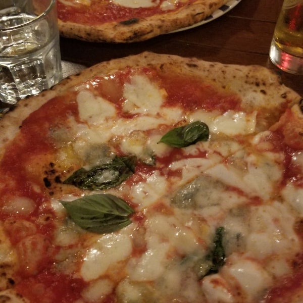 10/7/2018 tarihinde Marinaziyaretçi tarafından Sorbillo Pizzeria'de çekilen fotoğraf
