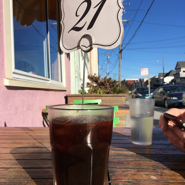 11/29/2016 tarihinde Luke S.ziyaretçi tarafından Beachside Coffee Bar &amp; Kitchen'de çekilen fotoğraf