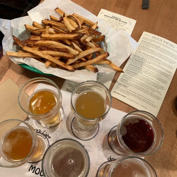 9/3/2019 tarihinde Karen C.ziyaretçi tarafından Mountain Sun Pub &amp; Brewery'de çekilen fotoğraf