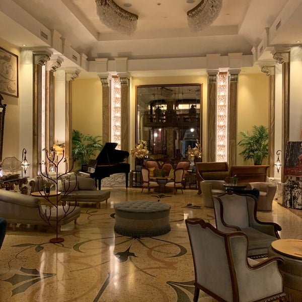 Das Foto wurde bei Grand Hotel Savoia von Robert M. am 6/17/2022 aufgenommen