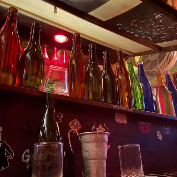 รูปภาพถ่ายที่ Sake Bar Decibel โดย Amy G. เมื่อ 4/10/2022