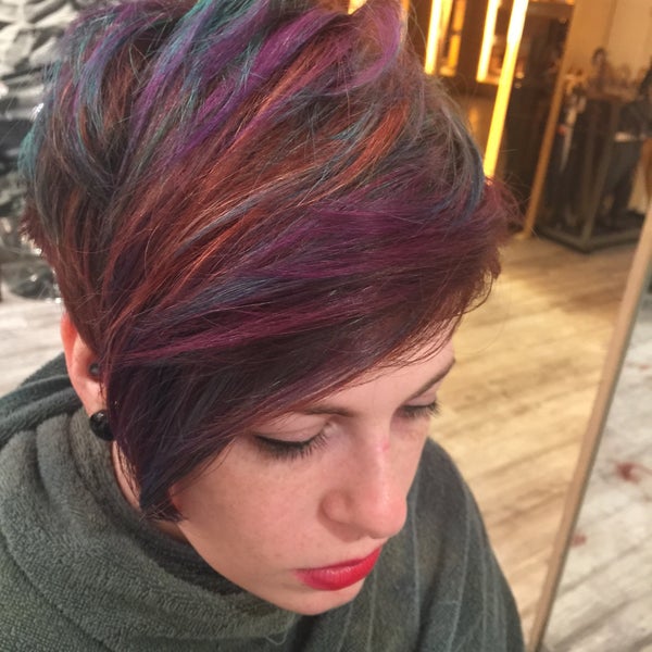 Headquarters Hair Salon in Central