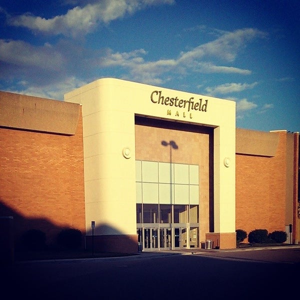 8/11/2014 tarihinde Michael L.ziyaretçi tarafından Chesterfield Mall'de çekilen fotoğraf