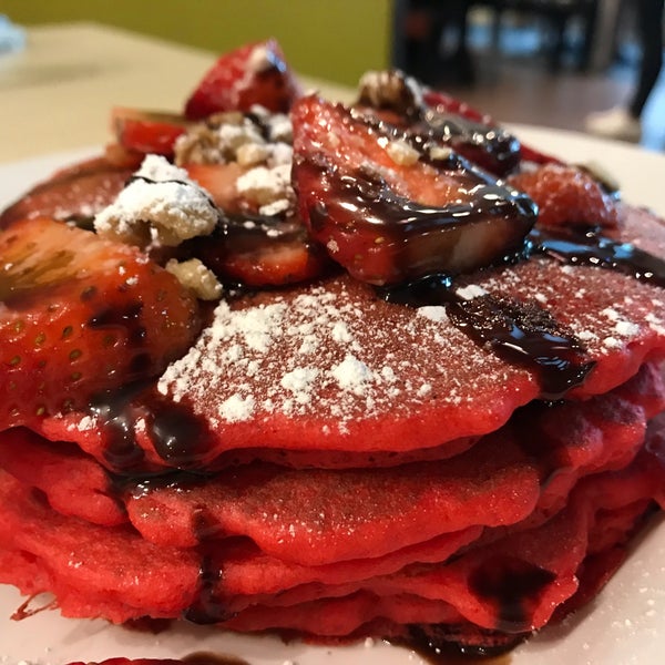 Photo taken at Chicago Waffles by Liliane A. on 6/11/2018