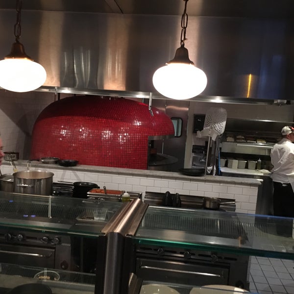 4/6/2017에 Tim L.님이 Pastoral - Artisan Pizza + Kitchen and Bar에서 찍은 사진