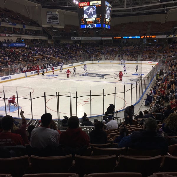 Foto scattata a SNHU Arena da Tim L. il 3/25/2017