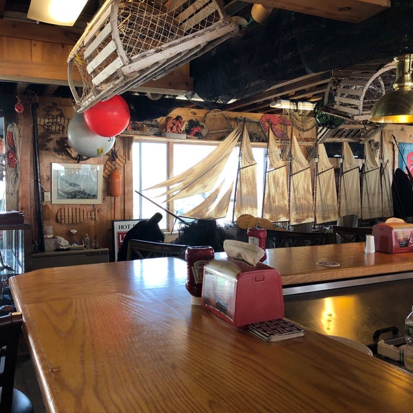 Estes Lobster House Seafood Restaurant in Harpswell