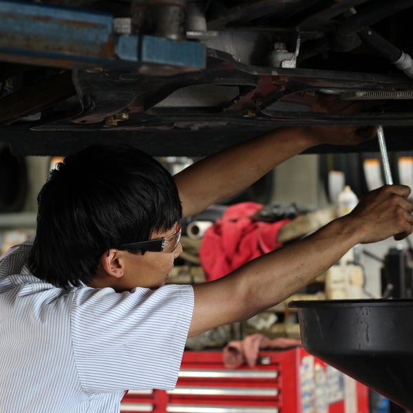 Sqi Ep EP Auto Tire & Glass - Eden Prairie, MN