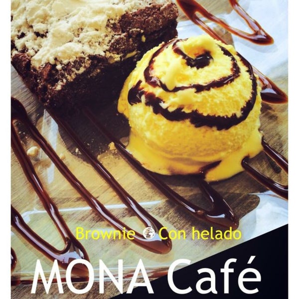 Foto tirada no(a) Mona Cafe du Monde por Adriana R. em 8/3/2015