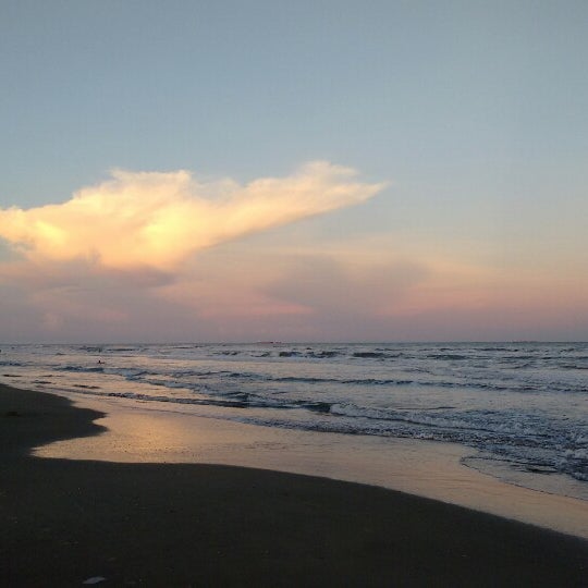 Foto tomada en Praia de Nova Tramandaí  por Mirela R. el 1/12/2015
