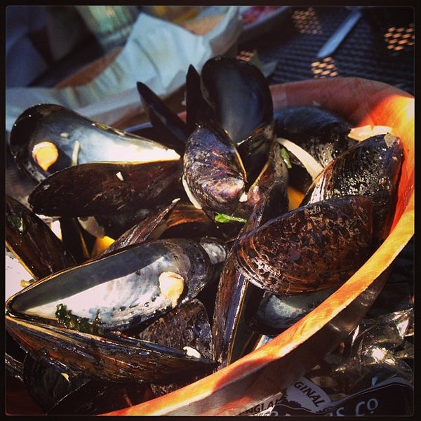 รูปภาพถ่ายที่ Cape Neddick Lobster Pound โดย Amy G. เมื่อ 8/22/2013