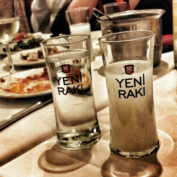 Foto diambil di Seviç Restoran oleh Caner O. pada 11/21/2014