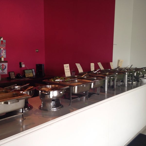 5/11/2014 tarihinde Jean M.ziyaretçi tarafından Phulkari Punjabi Kitchen'de çekilen fotoğraf
