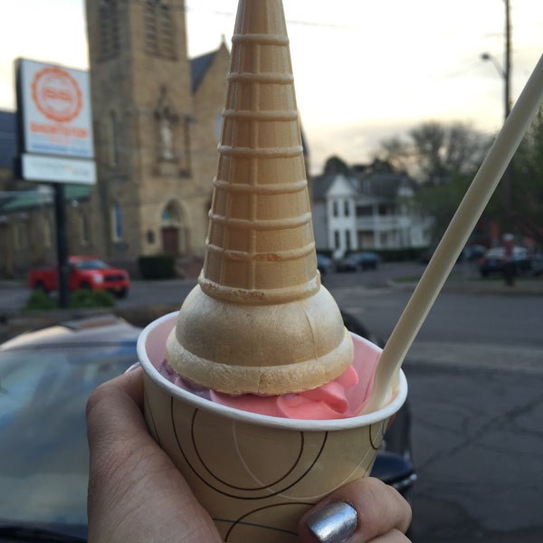 5/14/2016 tarihinde Julia M.ziyaretçi tarafından Sweet Melissa&#39;s Ice Cream Shop'de çekilen fotoğraf