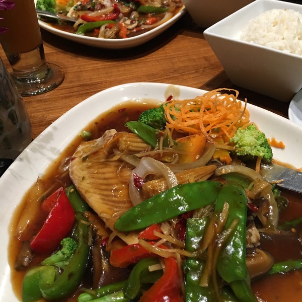 Photo taken at Mango Thai Cuisine by Nik R. on 9/16/2016