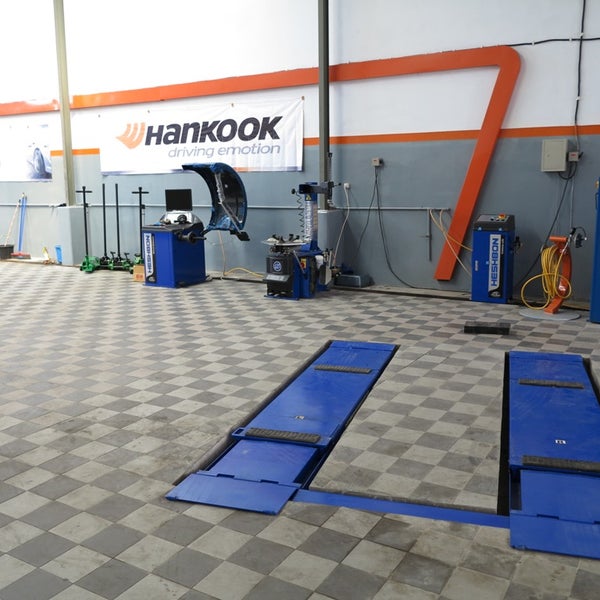 Photo taken at RODA MAS (The 1st Hankook Authorized Dealer in Jakarta) by RODA MAS (The 1st Hankook Authorized Dealer in Jakarta) on 8/27/2014