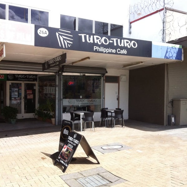รูปภาพถ่ายที่ Turo-Turo Philippine Café โดย Mark T. เมื่อ 10/4/2014